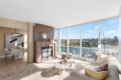 1703 1077 Marinaside Crescent, Vancouver, BC, Vancouver — Apartment/Condo for sale
