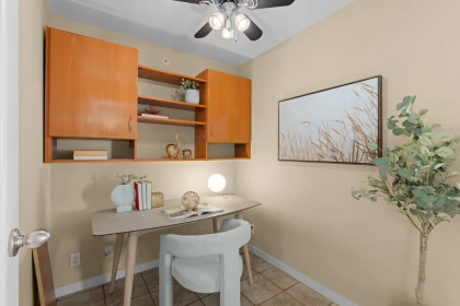 Hallway Photo of 1703 1077 Marinaside Crescent, Vancouver, BC