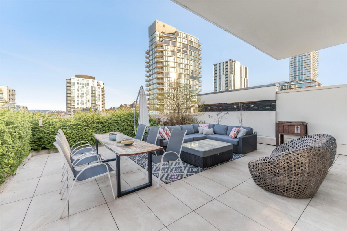 Family Room Photo of 501 1510 W 6th Avenue, Vancouver, BC