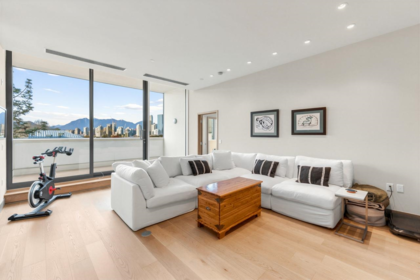 Entry Foyer Photo of 501 1510 W 6th Avenue, Vancouver, BC