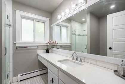 Laundry Room Photo of 13721 Marine Drive, White Rock, BC