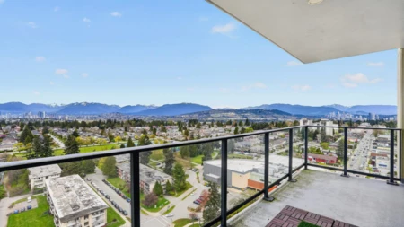 Swimming Pool Photo of 2205 7303 Noble Lane, Burnaby, BC