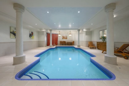 Swimming Pool Photo of 1316 Connaught Drive, Vancouver, BC