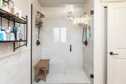 Guest Bathroom Photo of 732 Rochester Avenue, Coquitlam, BC