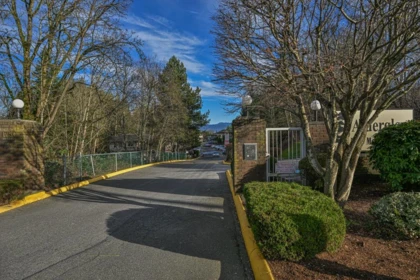 Hallway Photo of 604 1750 Mckenzie Road, Abbotsford, BC