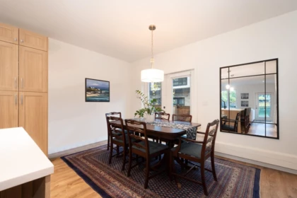 Kitchen Island Photo of 122 525 E 2nd Street, North Vancouver, BC