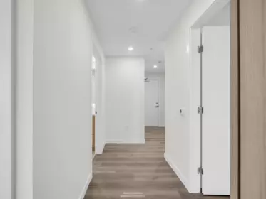 Entry Foyer Photo of 3501 6087 Wilson Avenue, Burnaby, BC