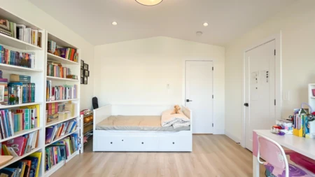 Breakfast Nook Photo of 5086 Manor Street, Burnaby, BC