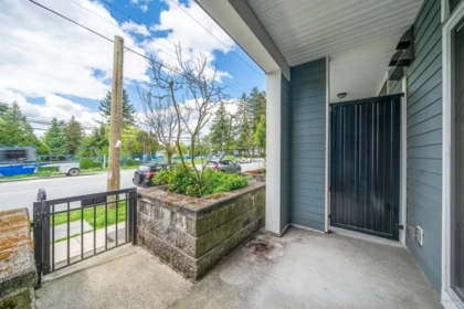 Primary Bathroom Photo of 101 13678 Grosvenor Road, Surrey, BC