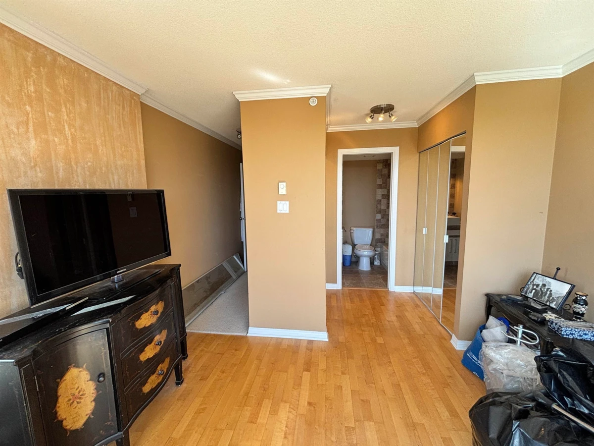 Dining Area Photo of 1904 14820 104 Avenue, Surrey, BC