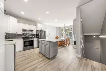 Kitchen Island Photo of 1 11495 Cottonwood Drive, Maple Ridge, BC
