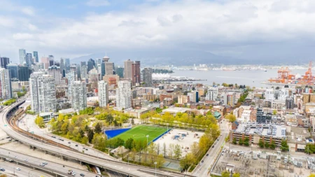 Hot Tub / Spa Photo of 804 919 Station Street, Vancouver, BC