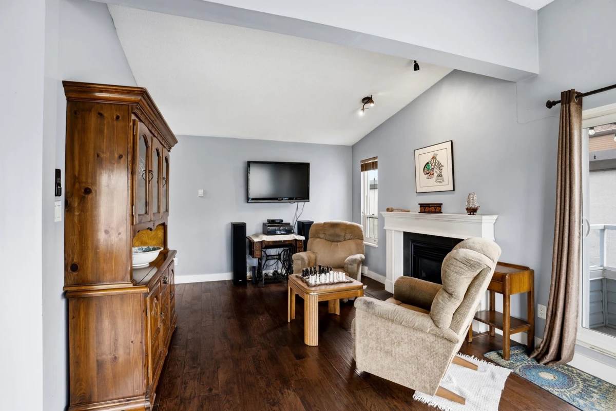 Living Room Photo of 303 2615 Lonsdale Avenue, North Vancouver, BC