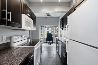 Kitchen Island Photo of 303 2615 Lonsdale Avenue, North Vancouver, BC
