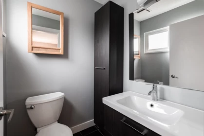 Primary Bathroom Photo of 303 2615 Lonsdale Avenue, North Vancouver, BC