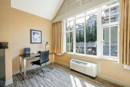 560 4050 Whistler Way, Whistler, BC, Whistler — Apartment/Condo for sale