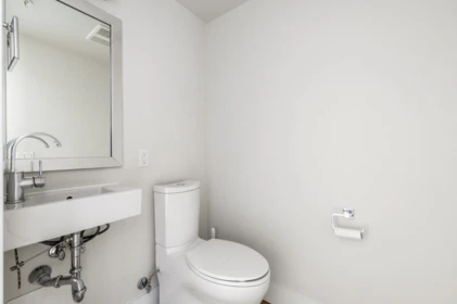 Office / Den Photo of 8 531 E 16th Avenue, West Vancouver, BC