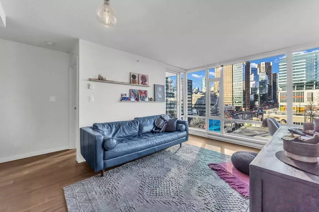 Living Room Photo of 909 161 W Georgia Street, Vancouver, BC