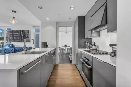Kitchen Photo of 909 161 W Georgia Street, Vancouver, BC