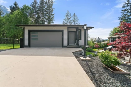 13 21196 Kettle Valley Road, Hope, BC, Hope — Single Family Residence for sale