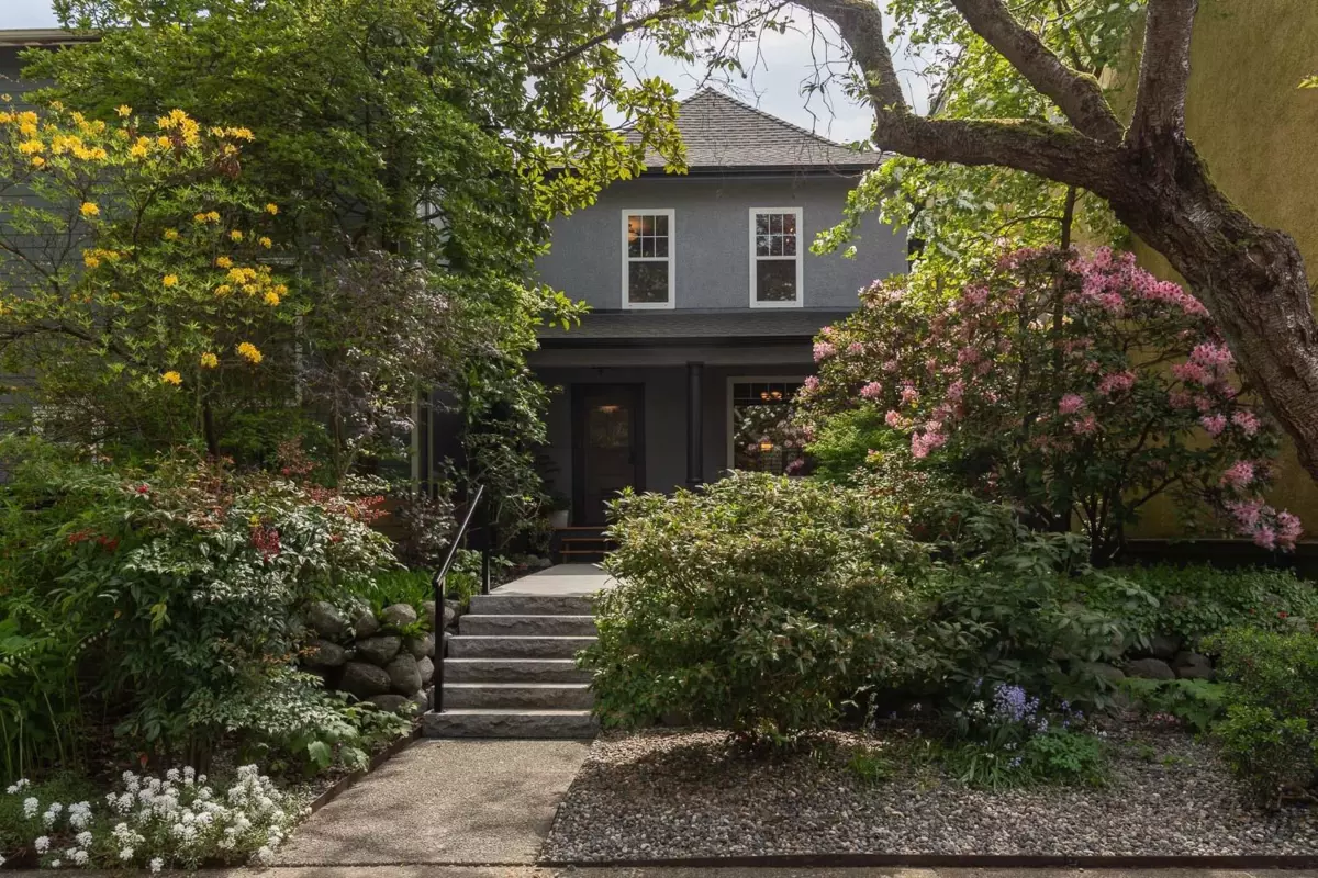 Exterior Rear Photo of 838 E Pender Street, Vancouver, BC