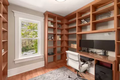 Hot Tub / Spa Photo of 838 E Pender Street, Vancouver, BC