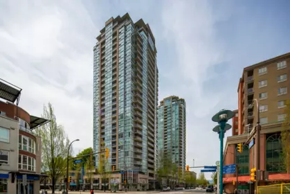 807 2978 Glen Drive, Coquitlam, BC, Coquitlam — Apartment/Condo for sale