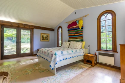 Guest Bathroom Photo of 401 Shopland Road, Galiano Island, BC
