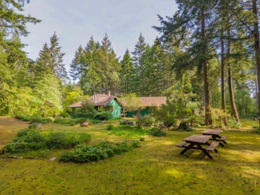 Outdoor Deck Photo of 401 Shopland Road, Galiano Island, BC