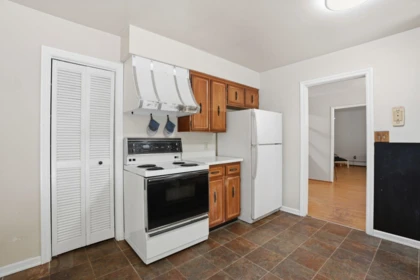 Breakfast Nook Photo of 909 Seymour Boulevard, North Vancouver, BC