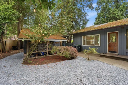Front Yard Photo of 909 Seymour Boulevard, North Vancouver, BC
