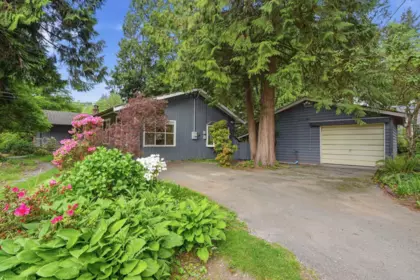 Hot Tub / Spa Photo of 909 Seymour Boulevard, North Vancouver, BC