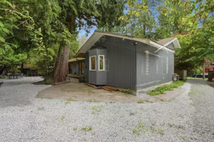 Swimming Pool Photo of 909 Seymour Boulevard, North Vancouver, BC
