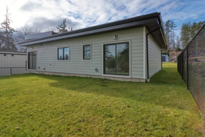 Fitness Center Photo Near 5416 Stellar Way, Sechelt, BC