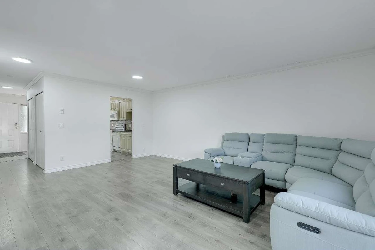 Living Room Photo of 252 9452 Prince Charles Boulevard, Surrey, BC