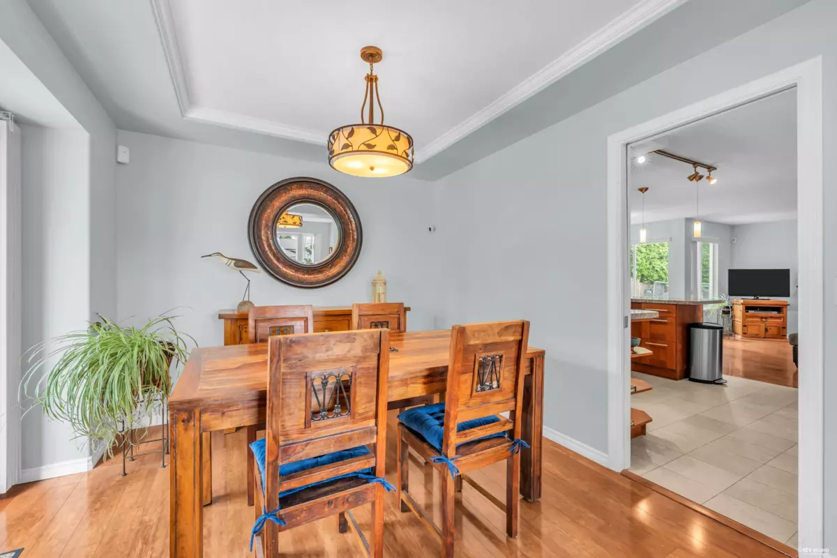 Dining Area Photo of 2939 Cliffrose Crescent, Coquitlam, BC