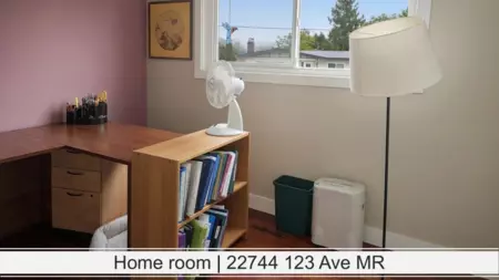 Walk-In Closet Photo of 22744 123rd Avenue, Maple Ridge, BC