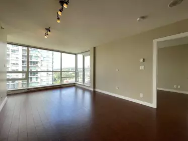 2607 2978 Glen Drive, Coquitlam, BC, Coquitlam — Apartment/Condo for sale