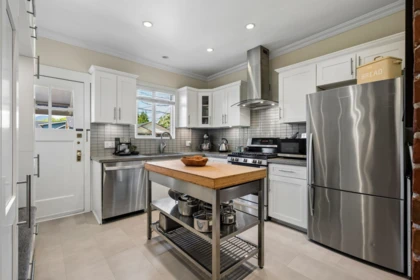 Kitchen Photo of 2323 Graveley Street, Vancouver, BC
