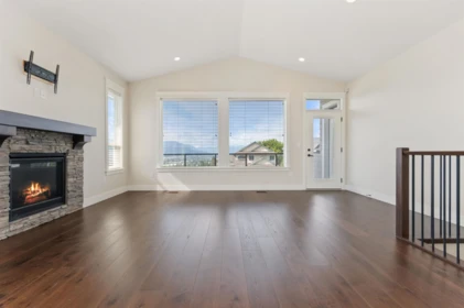 Hallway Photo of 46658 Grove Avenue, Chilliwack, BC
