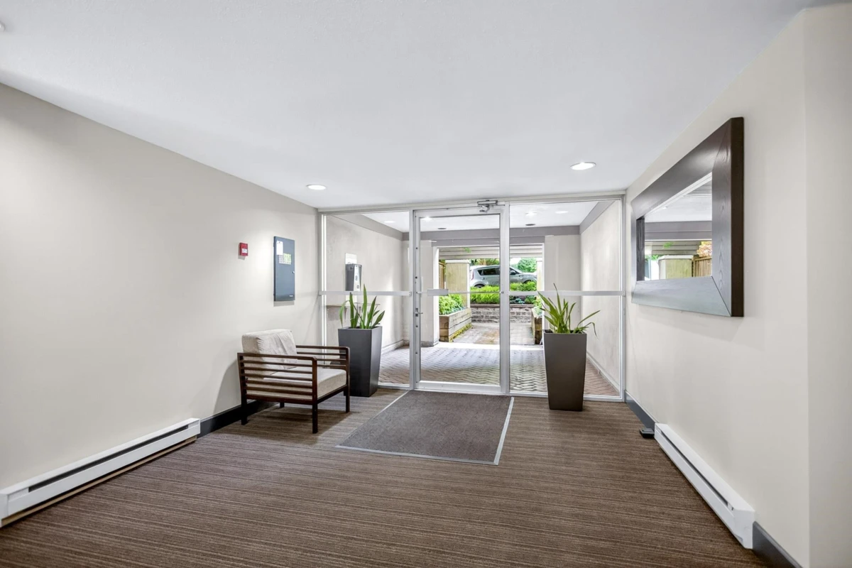 Dining Area Photo of 202 2057 W 3rd Avenue, Vancouver, BC