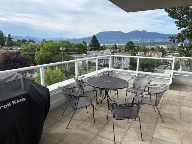 Dining Area Photo of 602 1818 W 6th Avenue, Vancouver, BC
