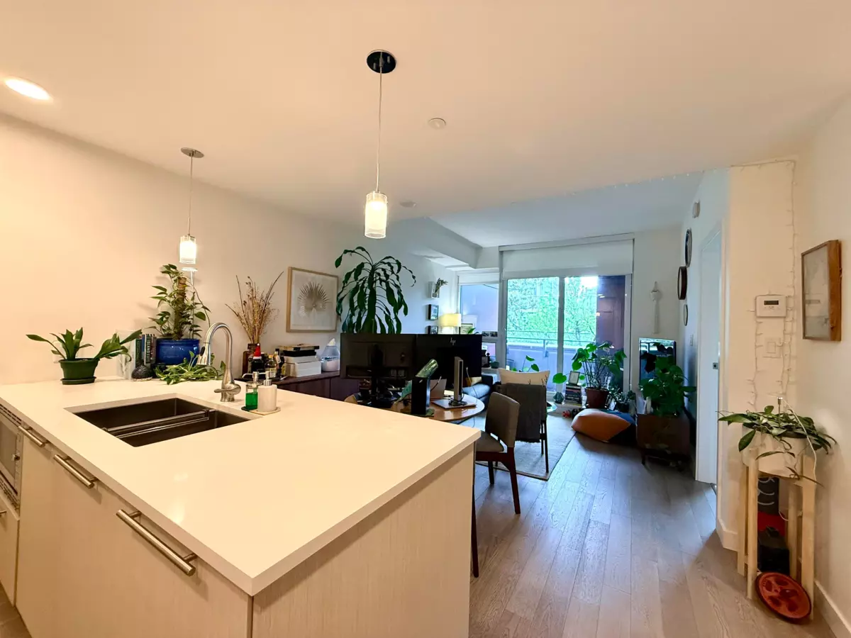 Family Room Photo of 305 5033 Cambie Street, Vancouver, BC