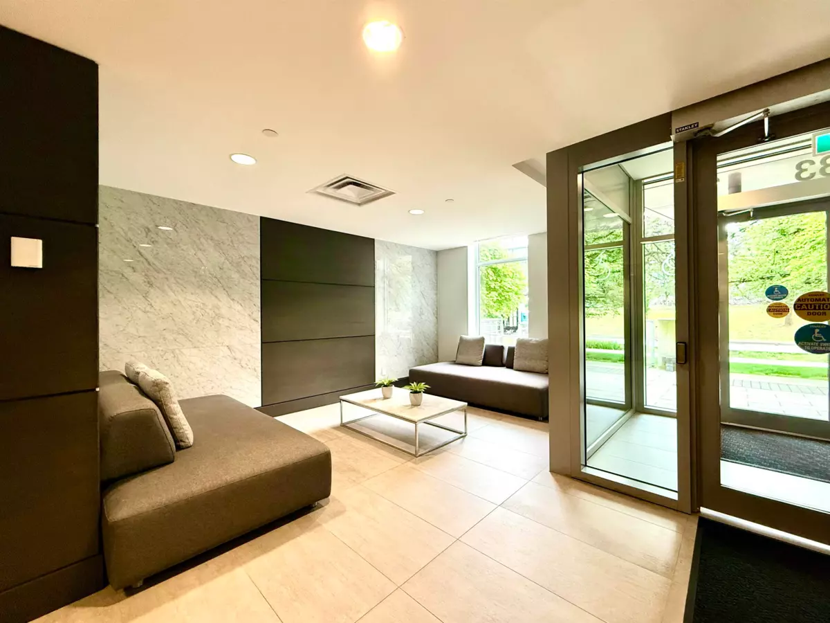 Living Room Photo of 305 5033 Cambie Street, Vancouver, BC