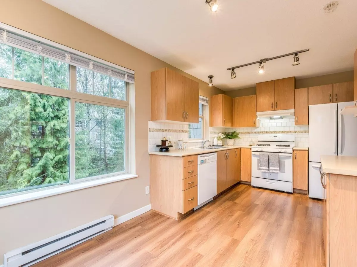 Living Room Photo of 304 2988 Silver Springs Boulevard, Coquitlam, BC