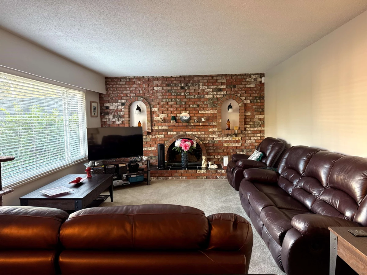 Living Room Photo of 4545 208 Street, Langley, BC