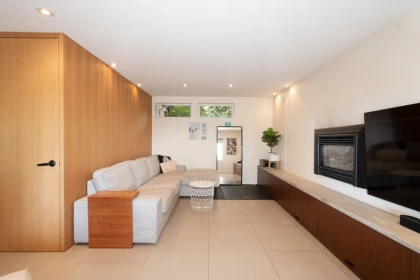 Entry Foyer Photo of 1185 Cloverley Street, North Vancouver, BC