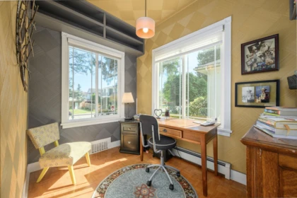 Entry Foyer Photo of 8013 17th Avenue, Burnaby, BC