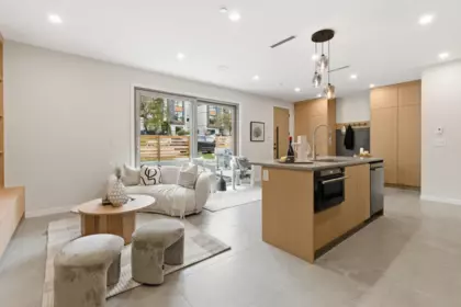 Breakfast Nook Photo of 1 2091 E 20th Avenue, Vancouver, BC