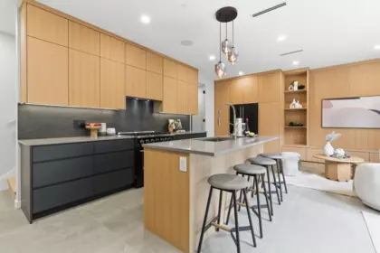Kitchen Photo of 1 2091 E 20th Avenue, Vancouver, BC